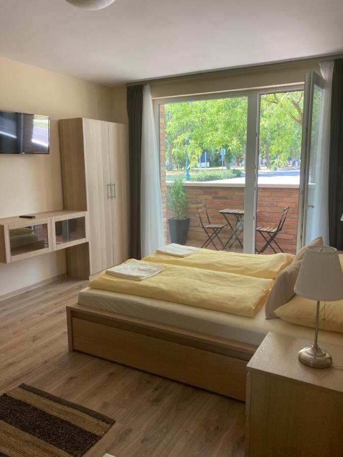 Castellum Apartmanhaz Gyula Extérieur photo
