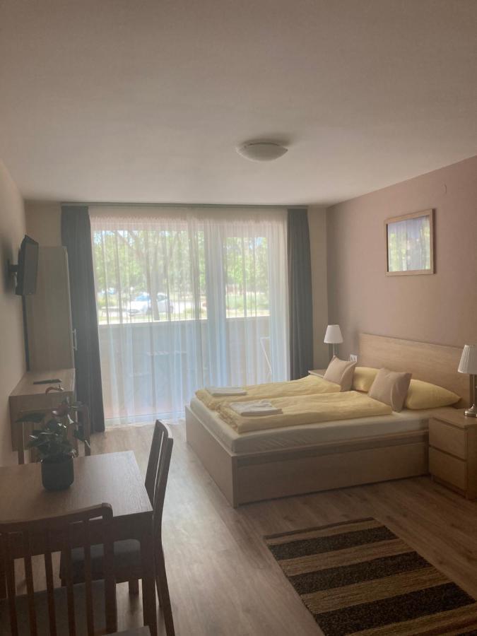 Castellum Apartmanhaz Gyula Extérieur photo