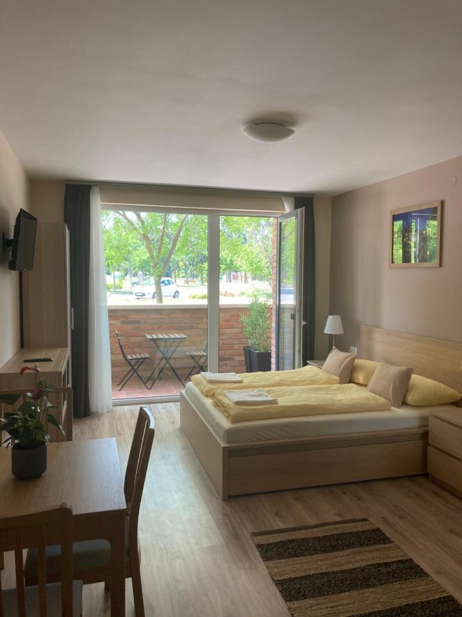 Castellum Apartmanhaz Gyula Extérieur photo