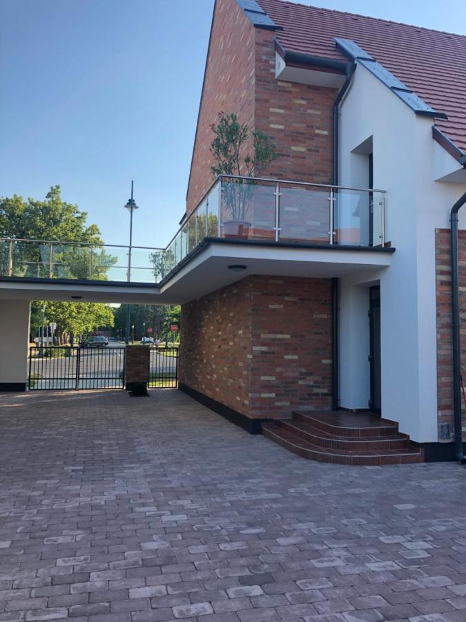 Castellum Apartmanhaz Gyula Extérieur photo