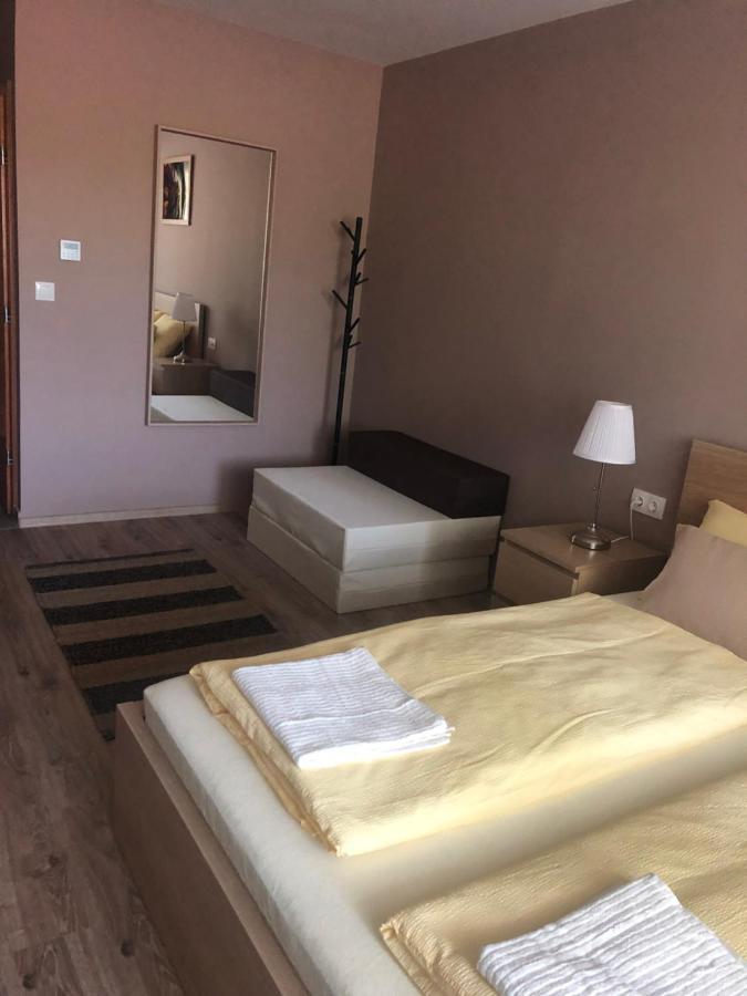 Castellum Apartmanhaz Gyula Extérieur photo