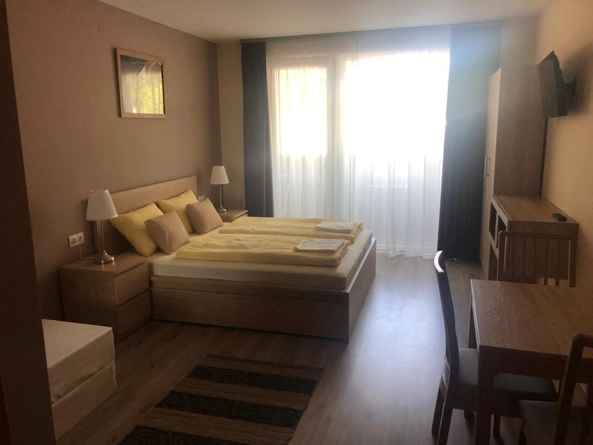 Castellum Apartmanhaz Gyula Extérieur photo
