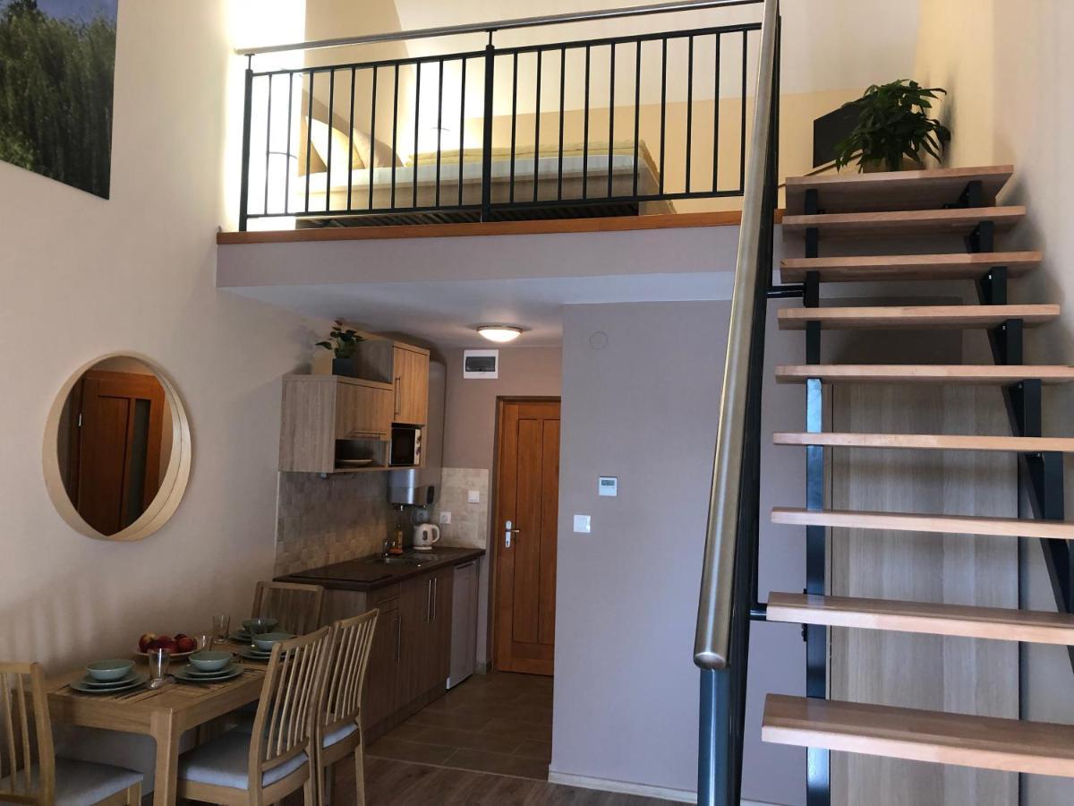 Castellum Apartmanhaz Gyula Extérieur photo