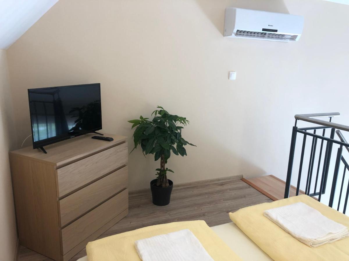 Castellum Apartmanhaz Gyula Extérieur photo