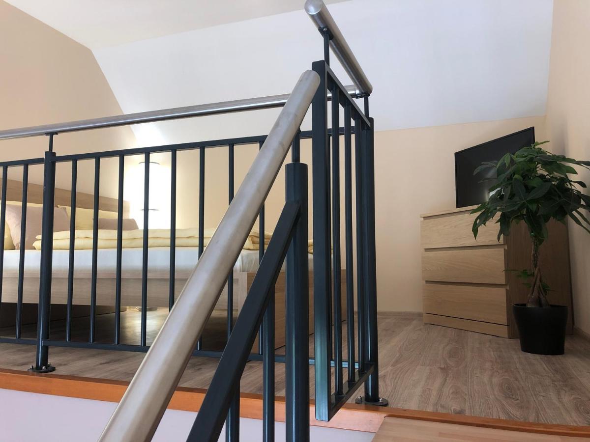Castellum Apartmanhaz Gyula Extérieur photo