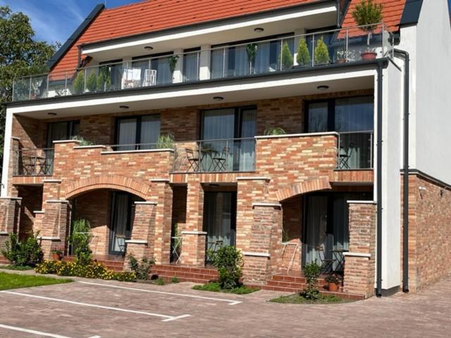 Castellum Apartmanhaz Gyula Extérieur photo