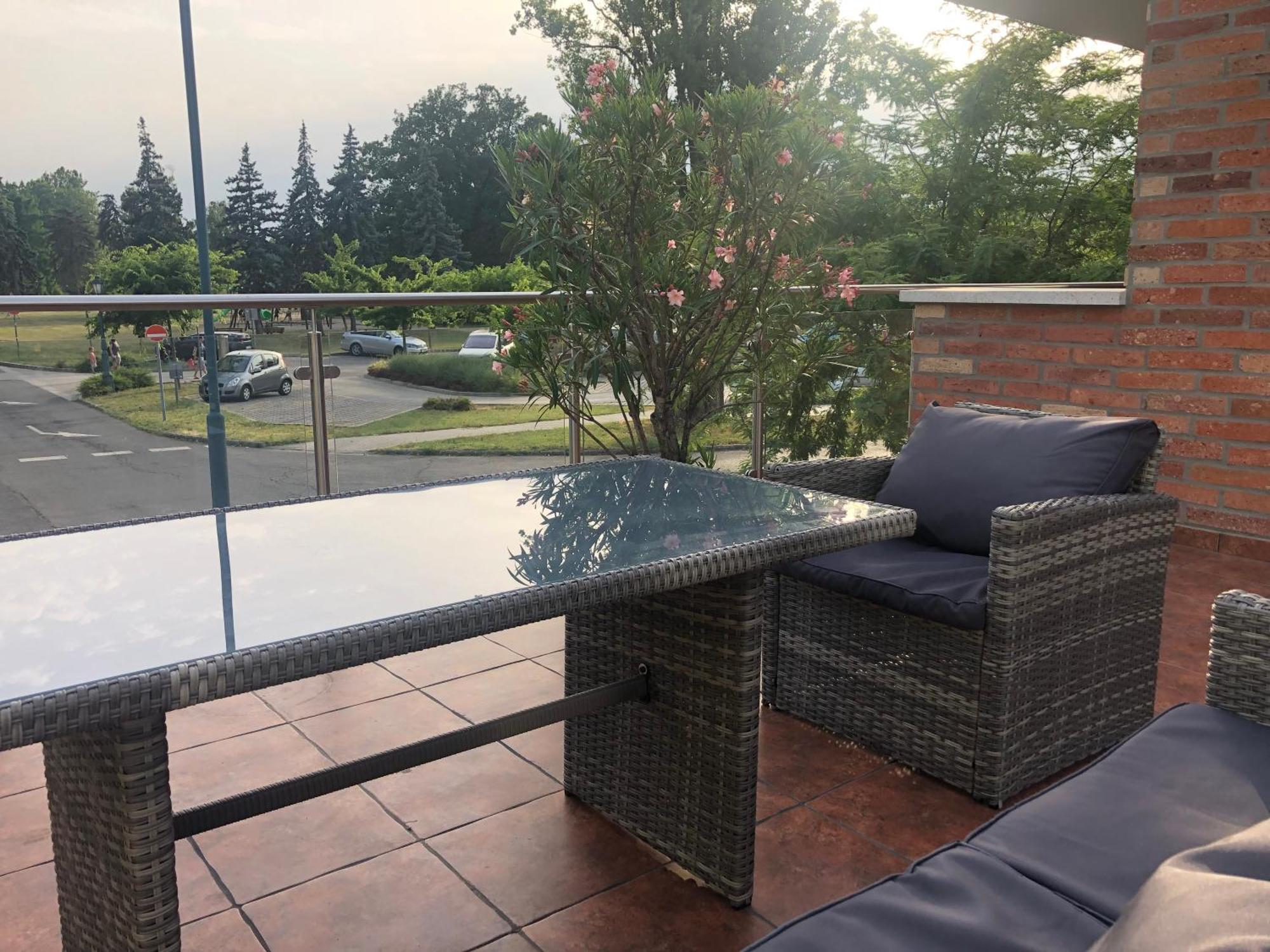Castellum Apartmanhaz Gyula Extérieur photo